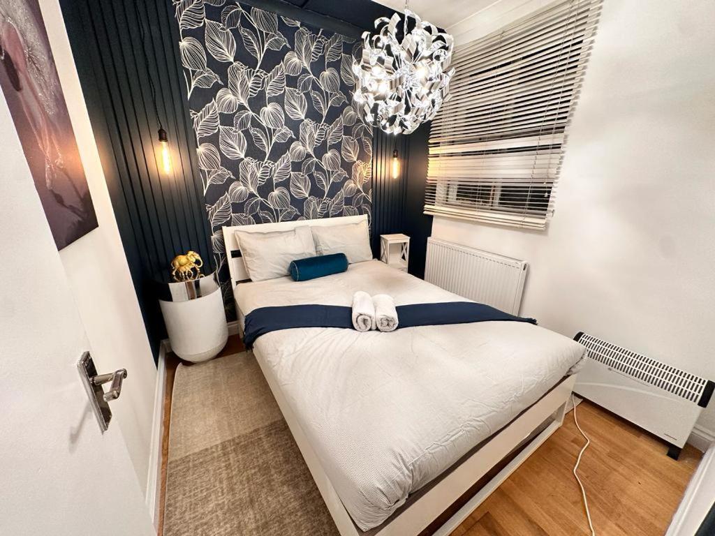 Paddington Station - 2-Bedrooms, 2-Baths And Living Room - Posh Apartment In Central Londen Buitenkant foto